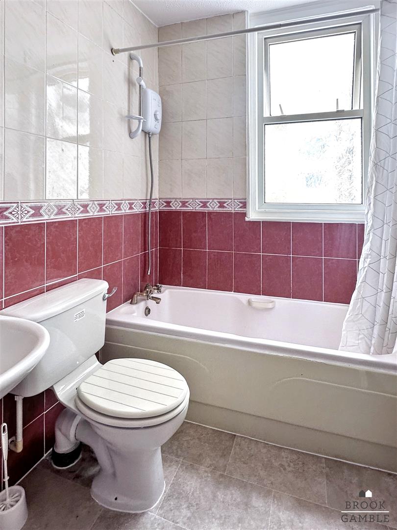 4 Bedroom House - Mid Terrace. Redoubt Road in Eastbourne,  17